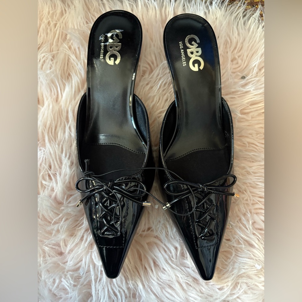 GBG Los Angeles Black Lace Up Patent kitten heeled Mules size 7 NWOT